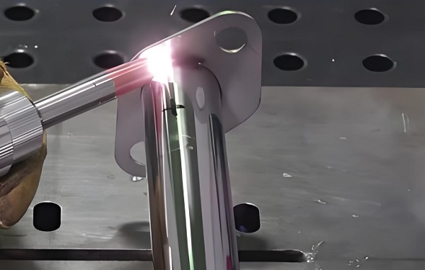 激光焊接機(jī)溫度為什么會(huì)自動(dòng)變低？