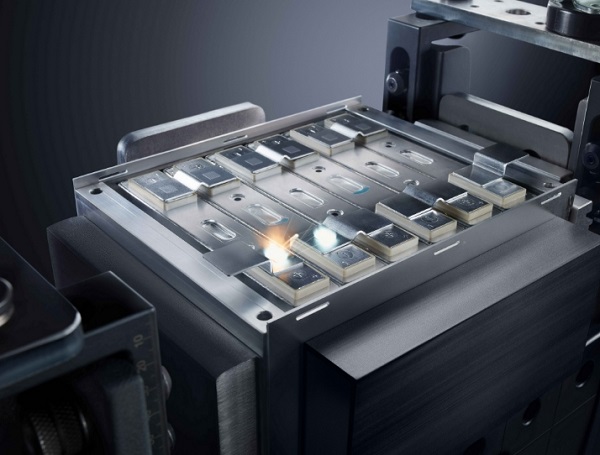 鋰電池激光焊接機(jī)出現(xiàn)焊縫發(fā)黑怎么解決？