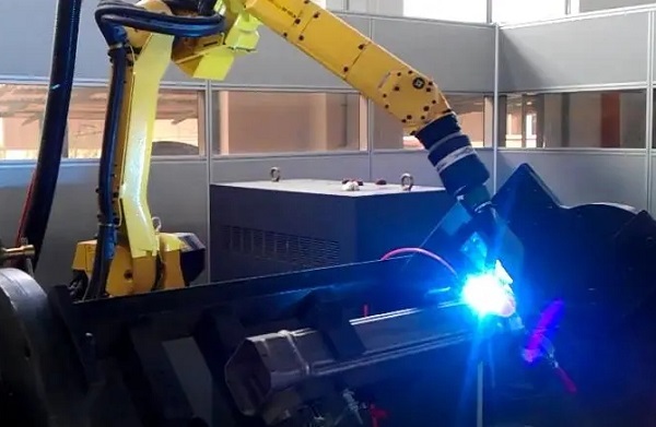 激光焊接機(jī)器人