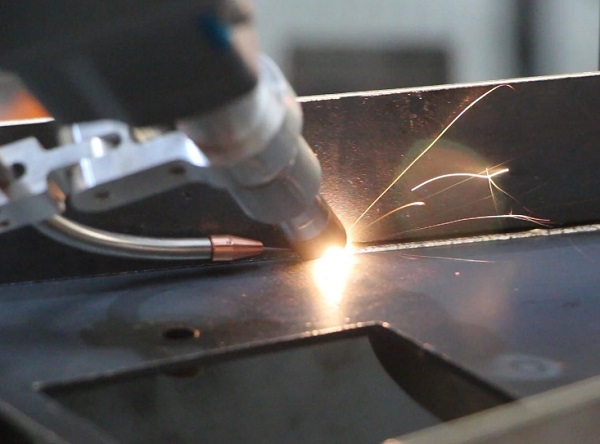 手持式激光焊接機開機步驟