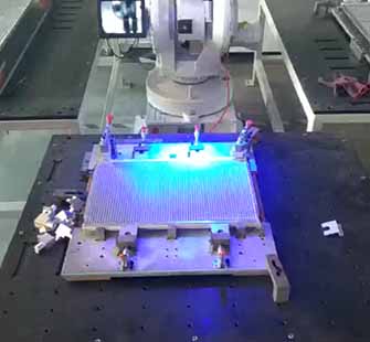 機器人焊接汽車散熱器