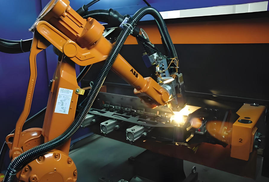 機(jī)器人激光焊接機(jī)的軟件系統(tǒng)更新會(huì)提升焊接效果嗎？